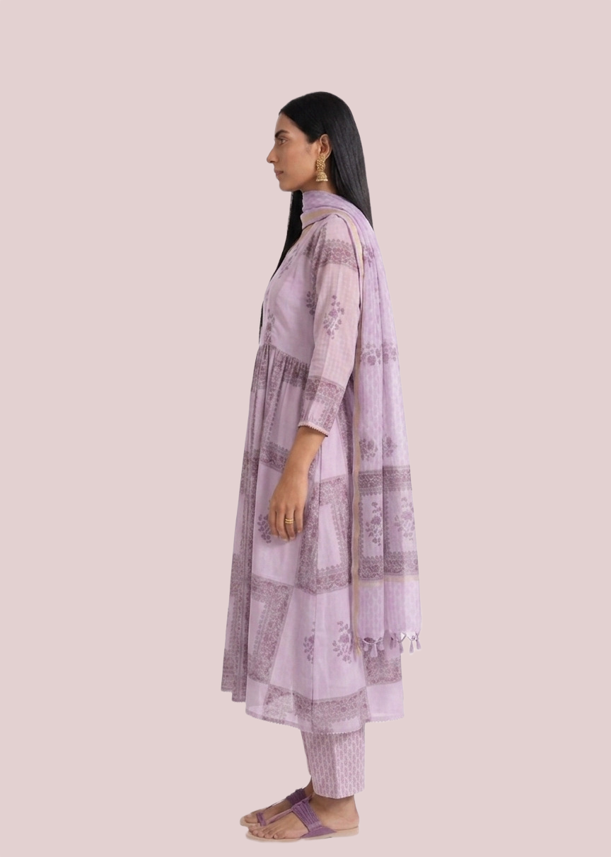 Kajri kurta set with straight pants - Image 2