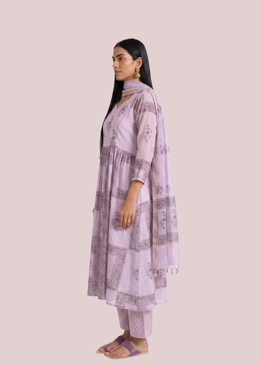 Kajri kurta set with straight pants - Image 3